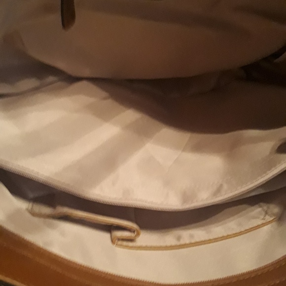 Tan Purse - Picture 2 of 2